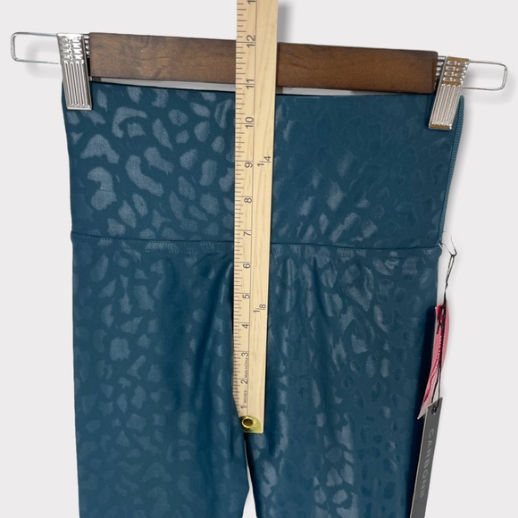 Carbon38 Teal Leopard Takara Shine Legging Size XXS NWT - Picture 9 of 11